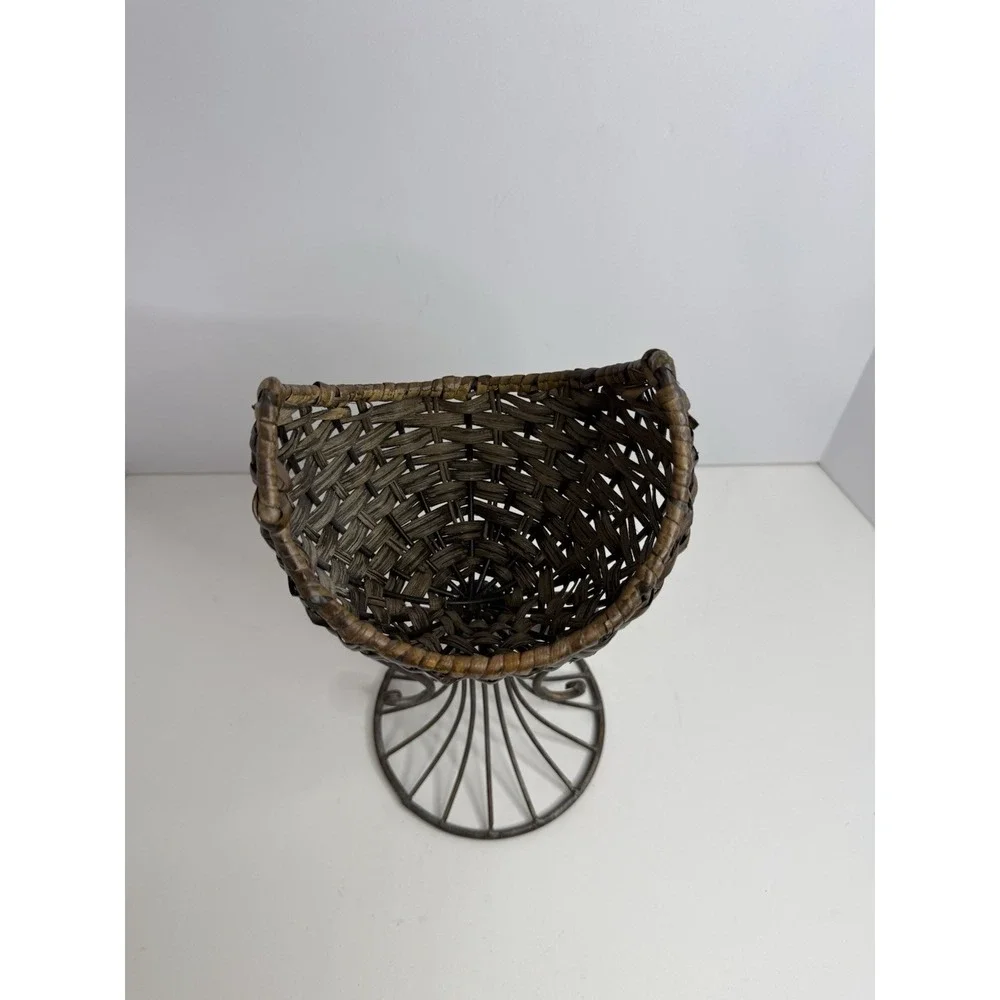 Vintage‎ Woven Wicker & Scroll Metal Pedestal Basket Stand 12.5